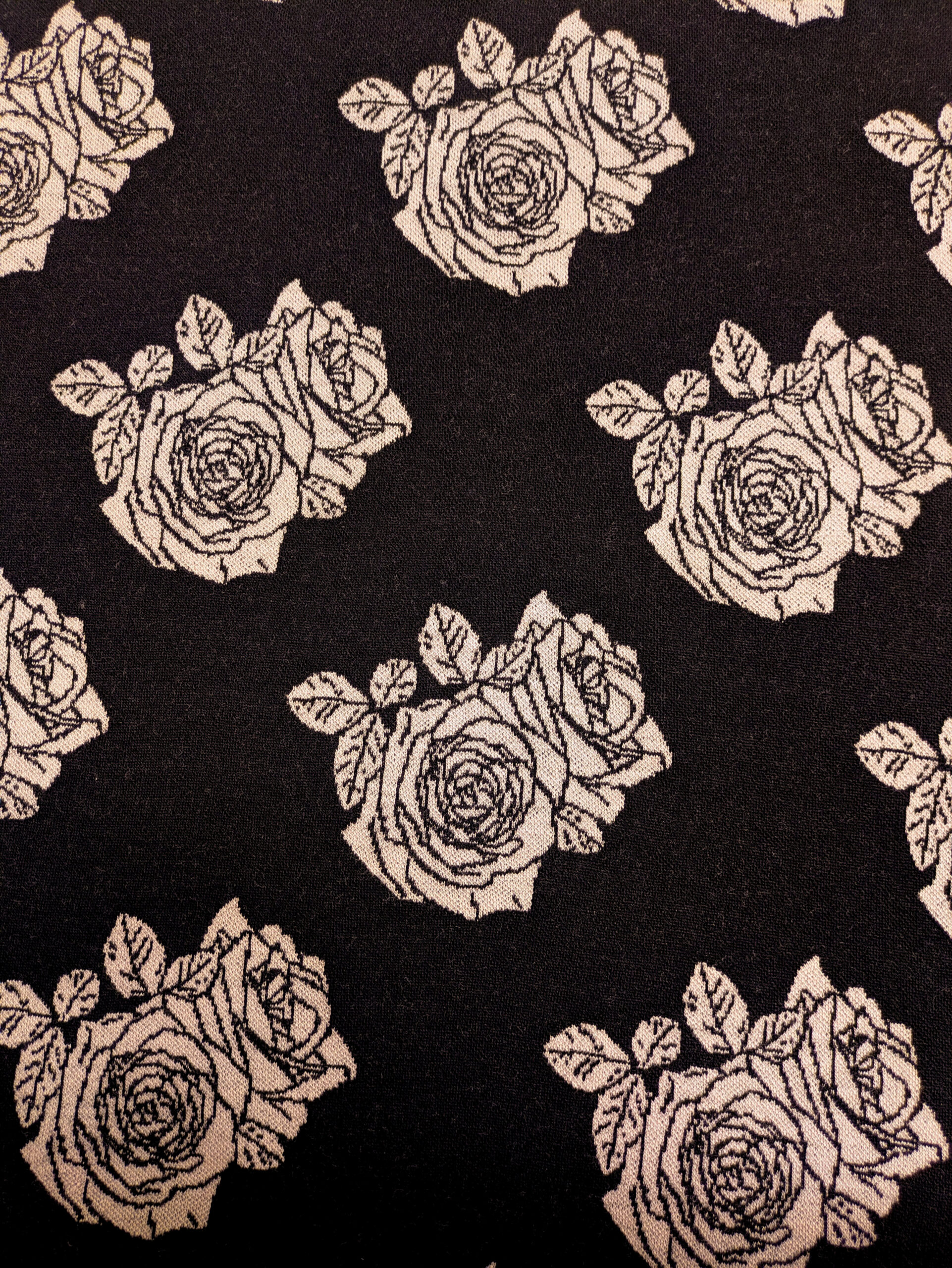 PALA 100cm: Ruusu, musta pohjasävy, merinovillaneulos - Image 4